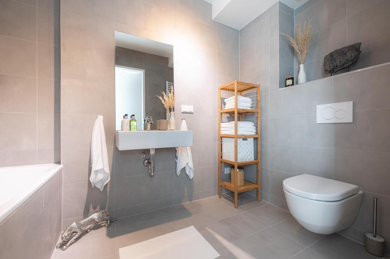 New Luxury Apartment Overlooking Відень Екстер'єр фото